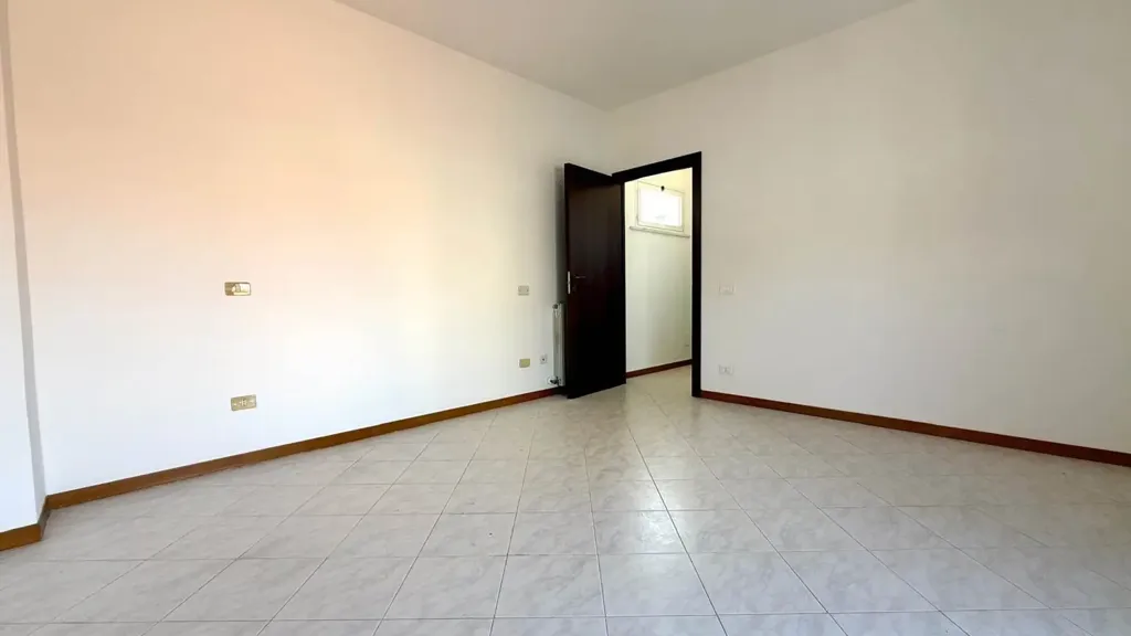 Toad - Two-Level Apartment with Terrace in Cecina