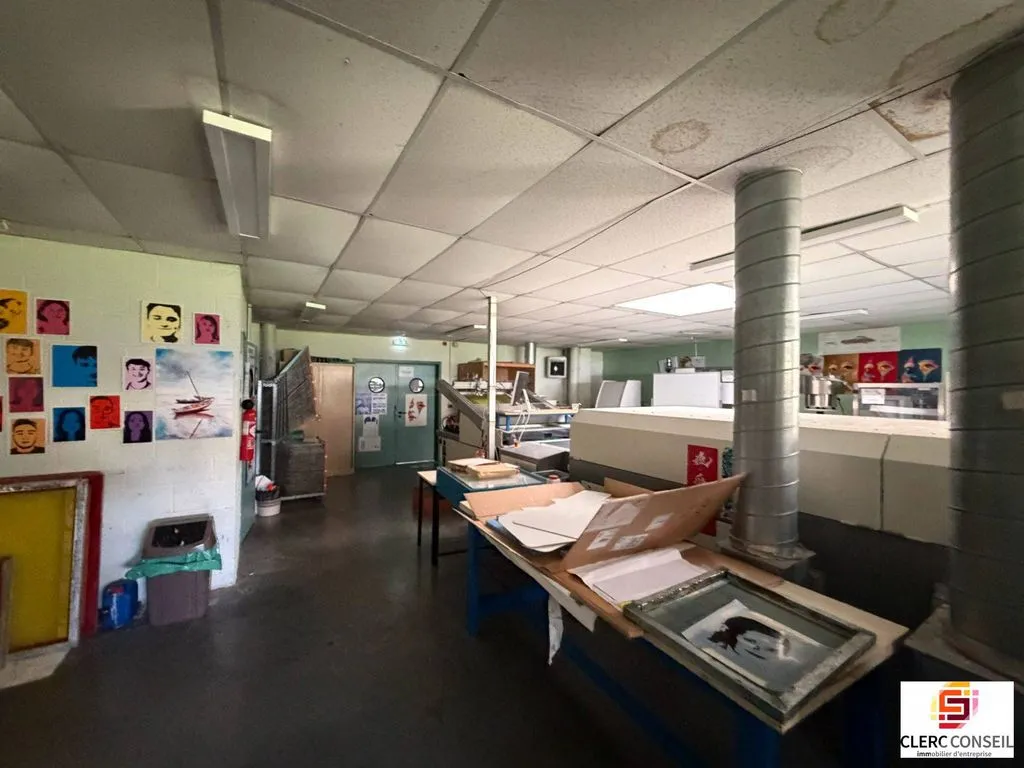 Pièces - Bureaux Mixtes dans le Centre de Mont-Saint-Aignan