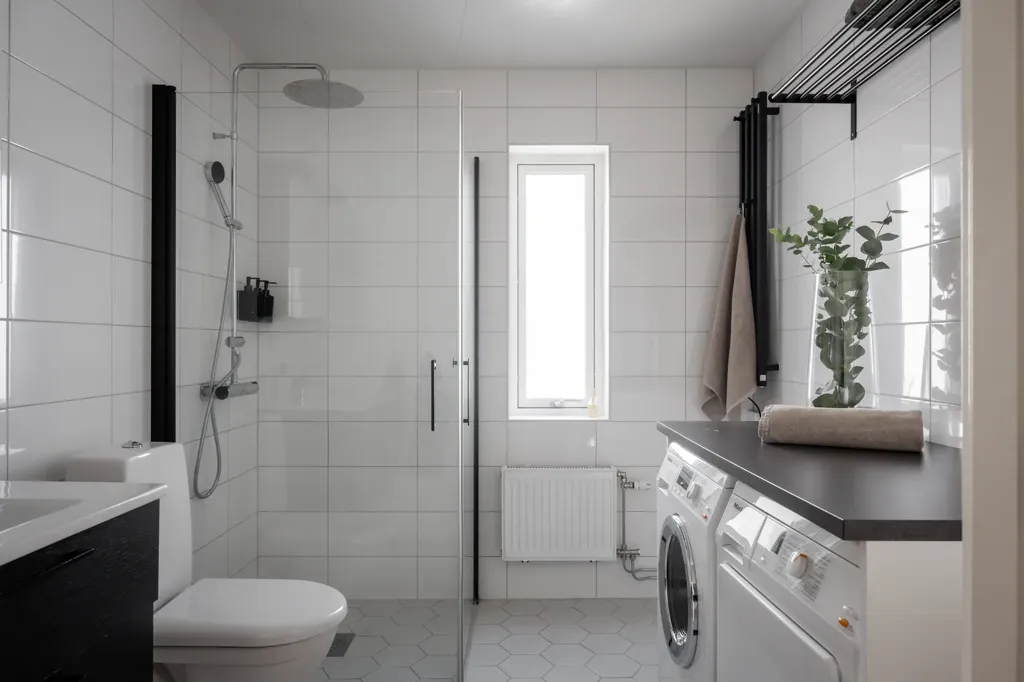 Salles de bain - Corner Flat with Balcony in Lyckebo Sjöstad