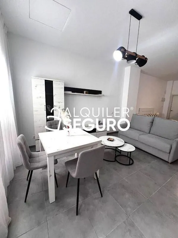 Elutuba - Studio with Air Conditioning in Adelfas