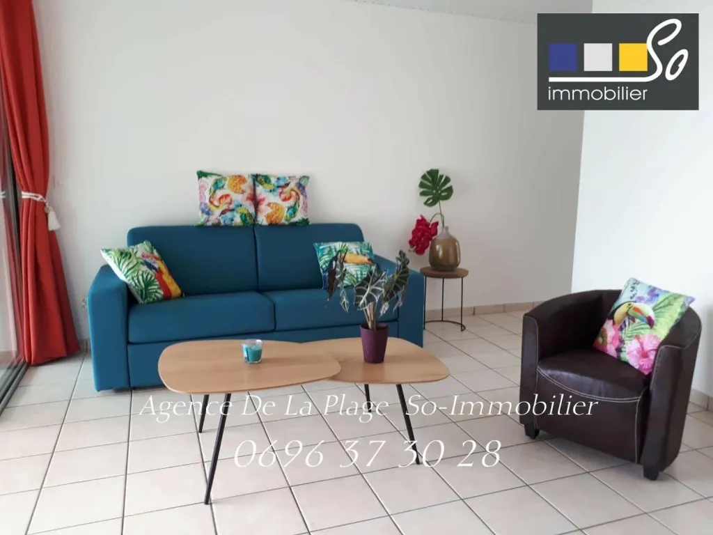 Séjour - Appartement T2 Meublé avec Vue Mer à Le Diamant