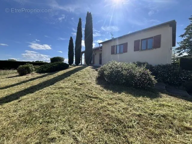 Extérieur - Maison 5 Chambres au Calme à Ouches