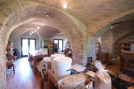 Pièces - Rustic Casale with Panoramic Views in Bra