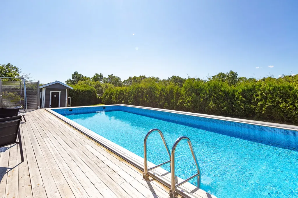 Piscine - Architectural Villa with Sea View in Kalmar