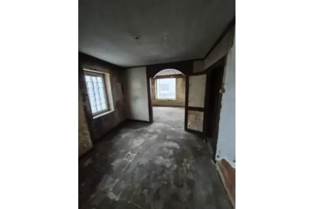 Esik - Renovation Project House in Milmort