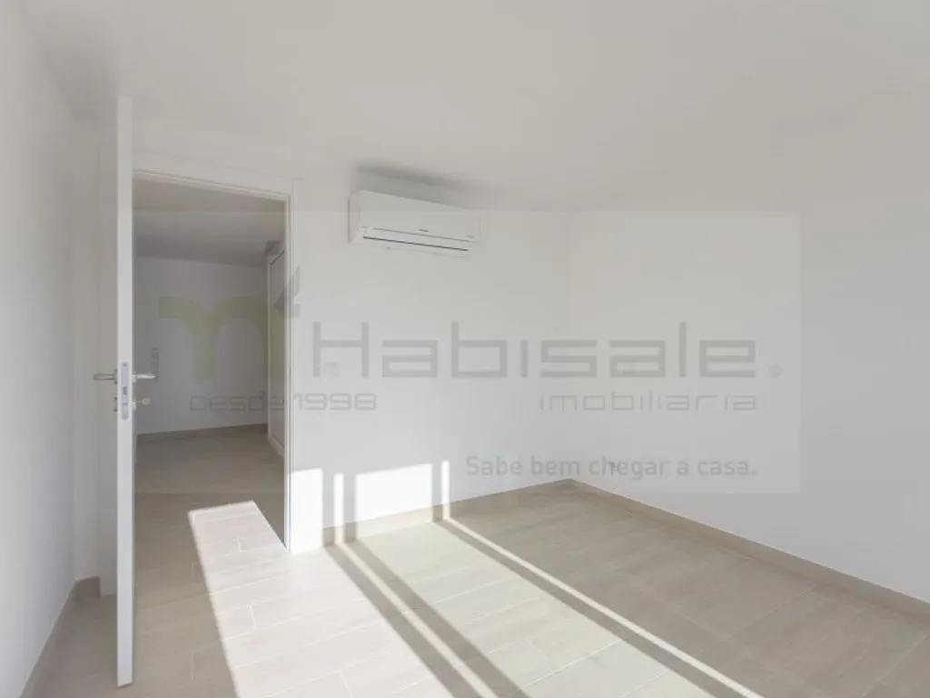 Toad - Luxury Duplex Apartment with Sea View in Praia Lota