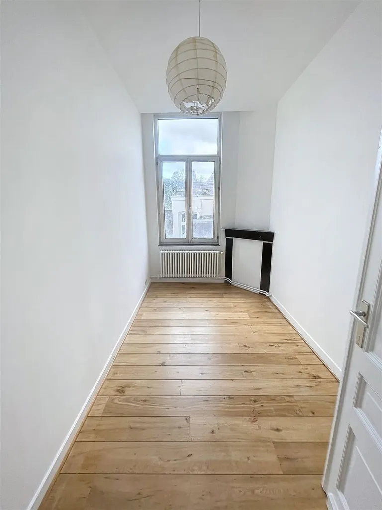 Pièces - Immeuble Mixte avec Commerces à Uccle
