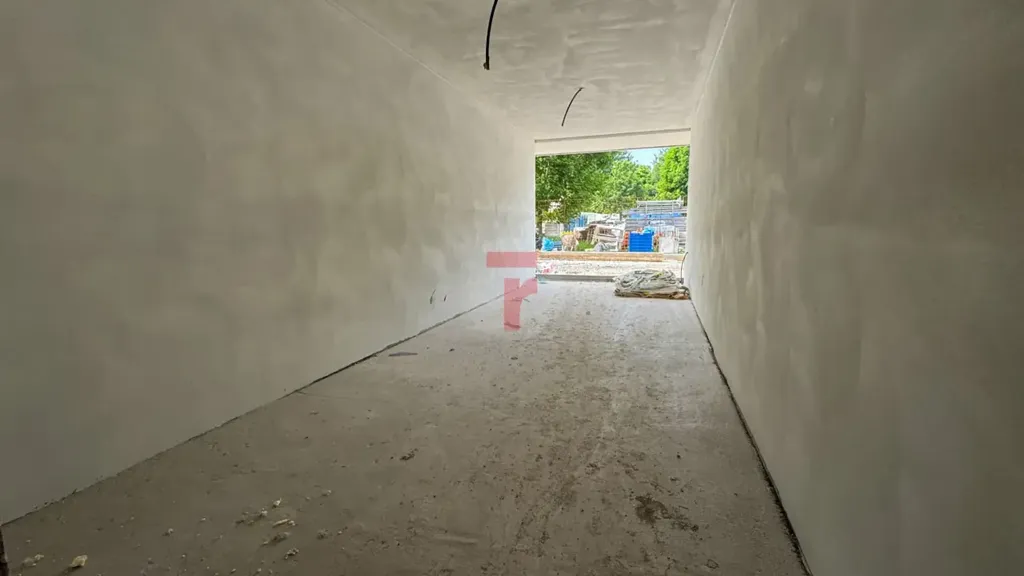 Hallway - New Construction Apartment with Private Garden in Stra