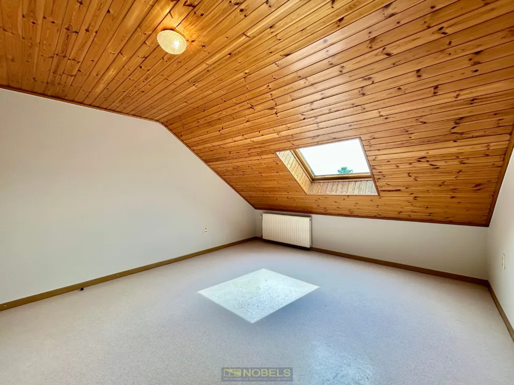 Pièces - Duplex Spacieux avec Terrasse à Lierde
