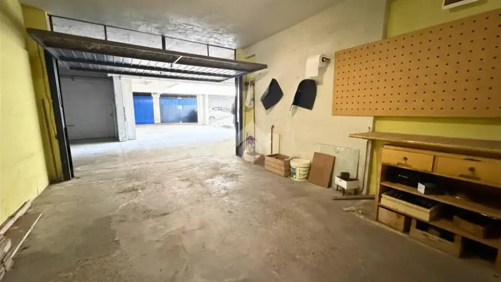 Garage - Apartment with Terrace in Pesaro