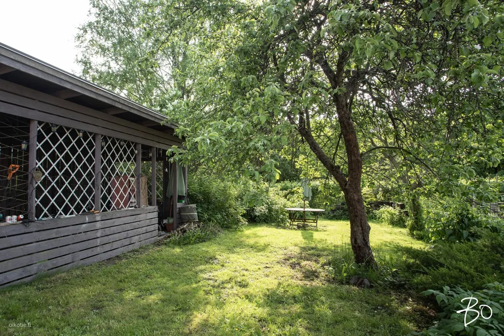 Giardino - End-Unit Cottage with Garden in Quiet Lane