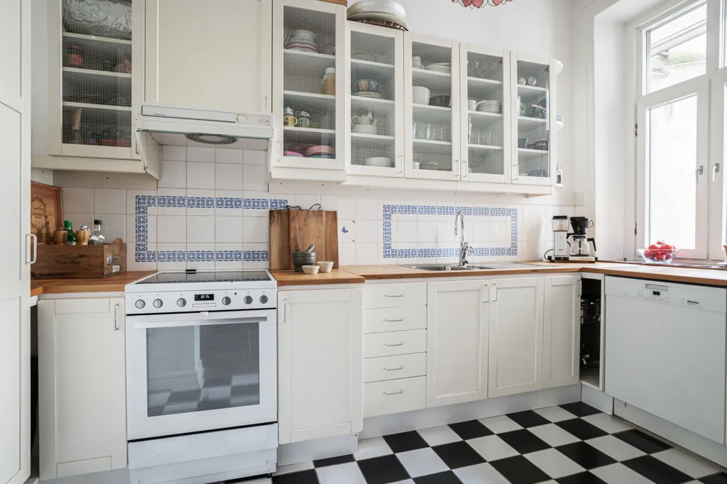 Köök - Charming Flat with High Ceilings in Tågaborg