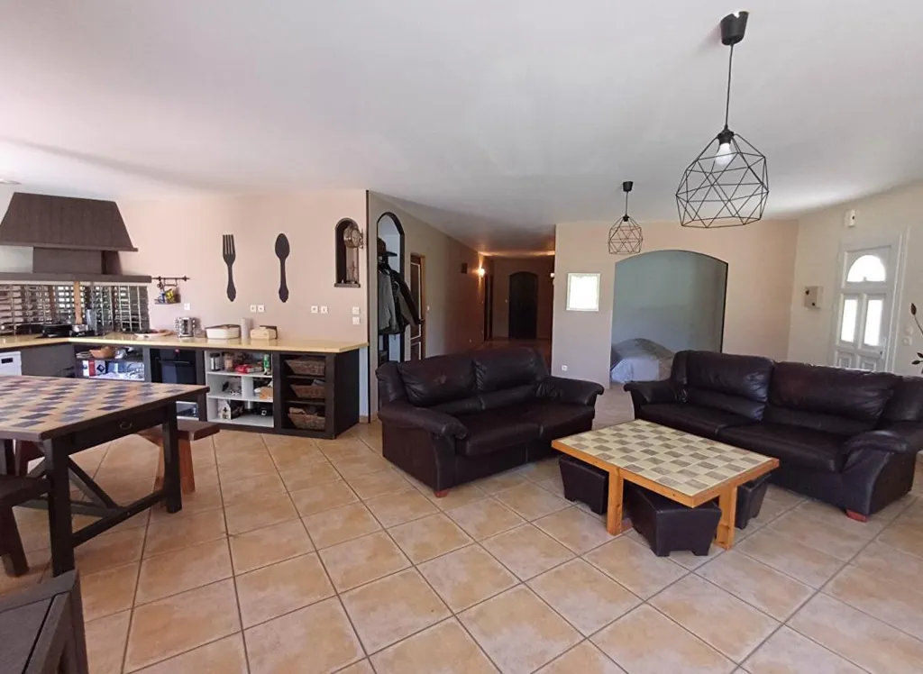 Elutuba - Detached House with Garden in Sansais