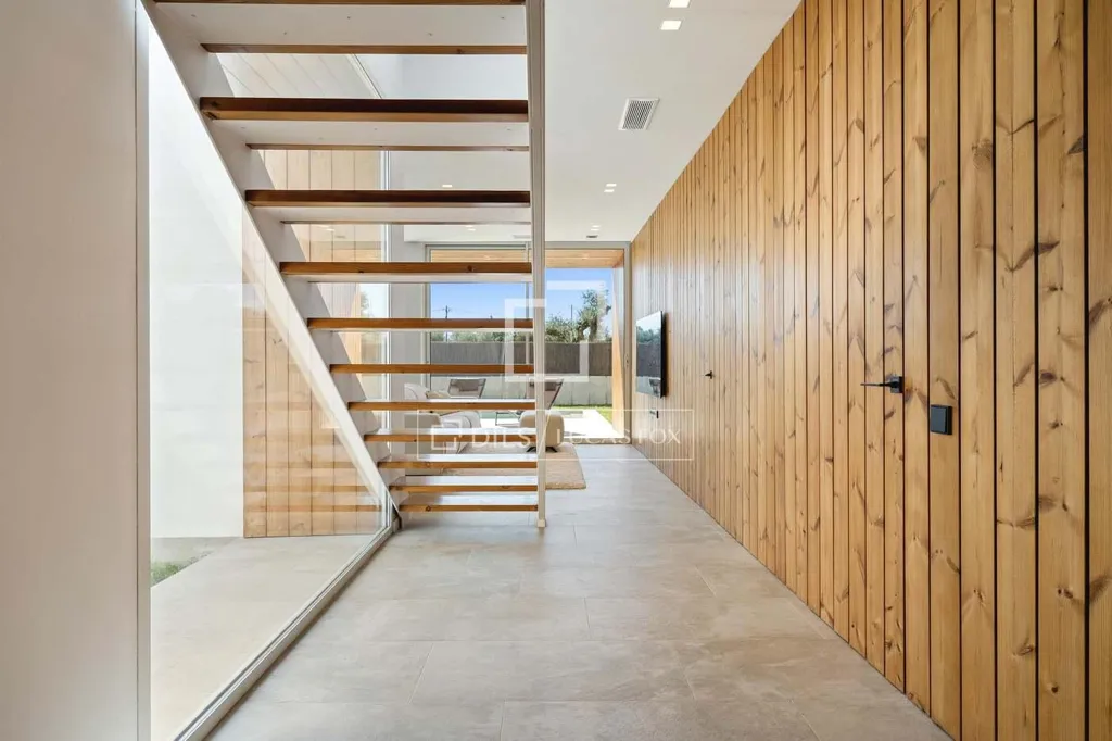 Toad - Modern House with Pool in Reus