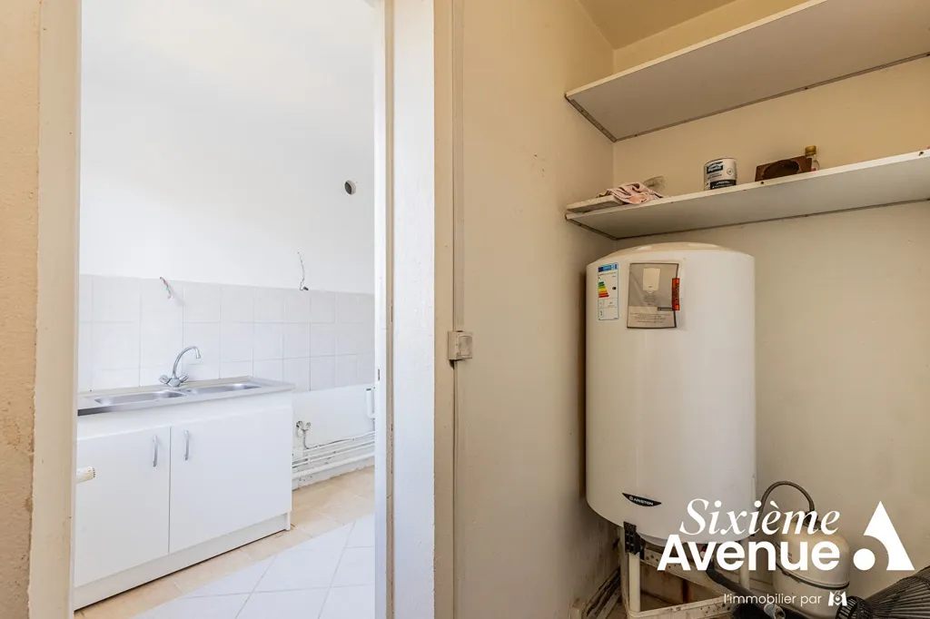Pesuköök - 3-Bed Flat with Balcony in Viry-Châtillon
