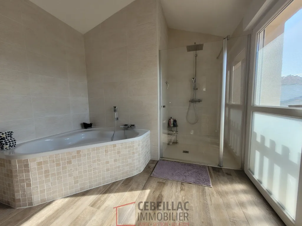 Baños - 8-Piece House with Pool in Les Martres-de-Veyre