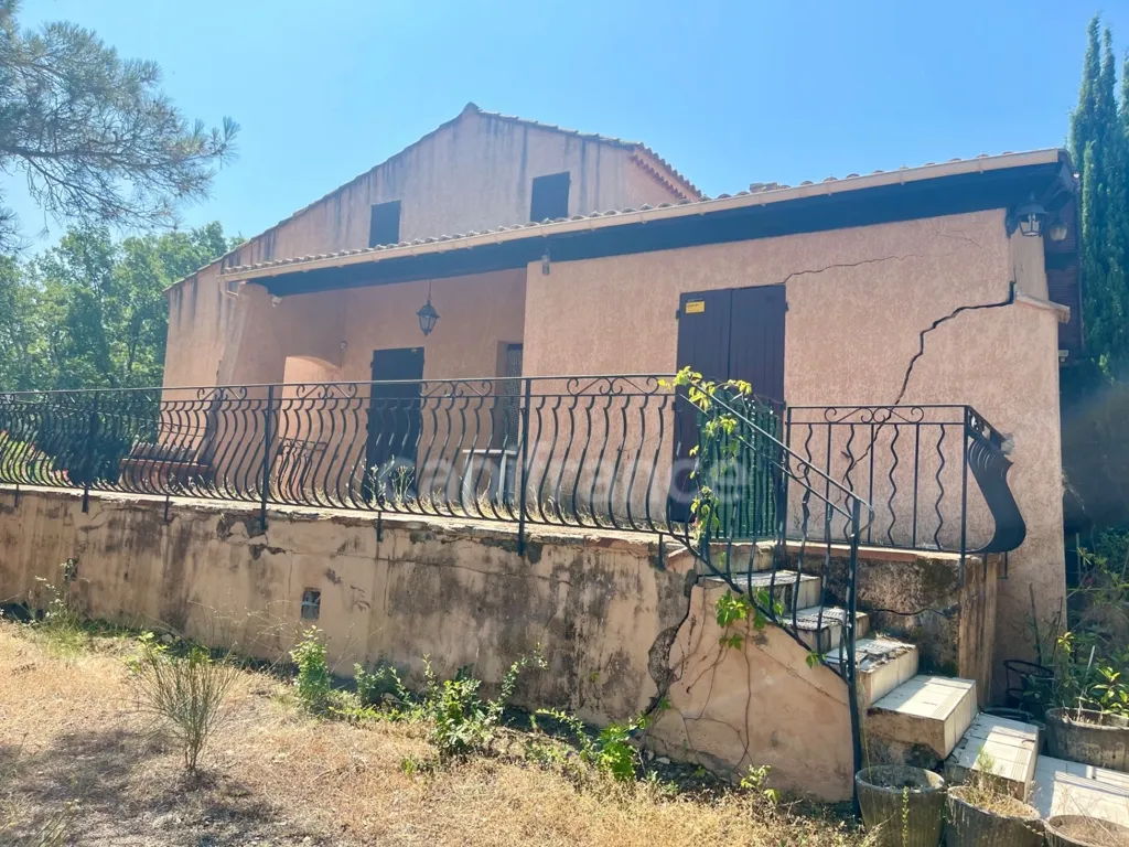 Extérieur - Maison avec Terrain de 5 600 m² à Gargas