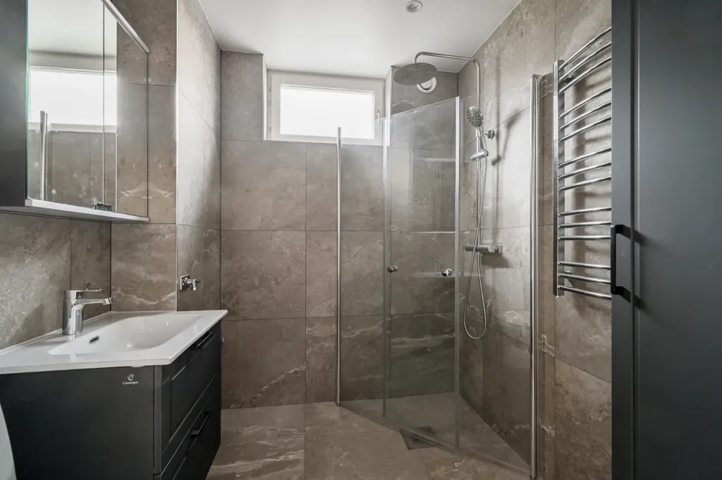 Bagni - Modernised Penthouse with Balcony in Upplands Väsby