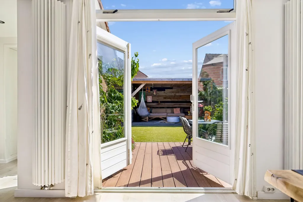 Terrasse - Corner House with Garden at Forest Edge in Lelystad