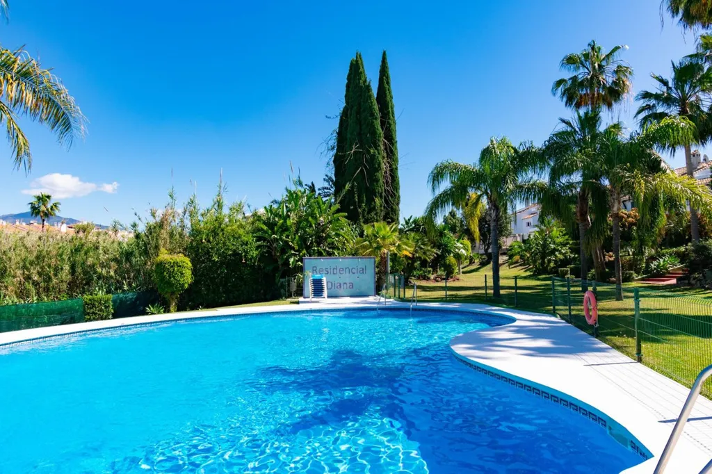 Piscina - Townhouse with Garden in Estepona