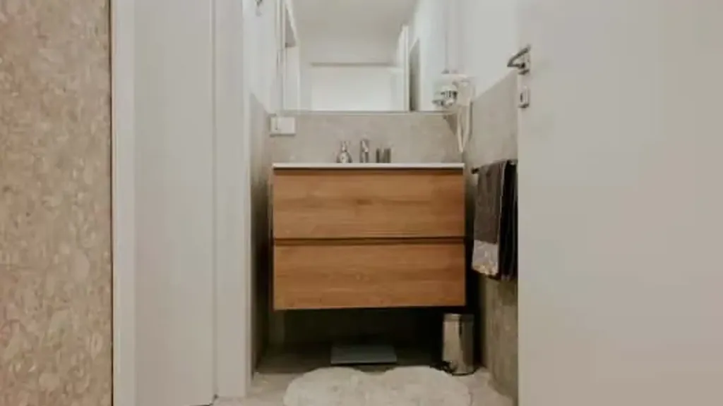 Vannitoad - Modern Studio with Design Elements in Milan