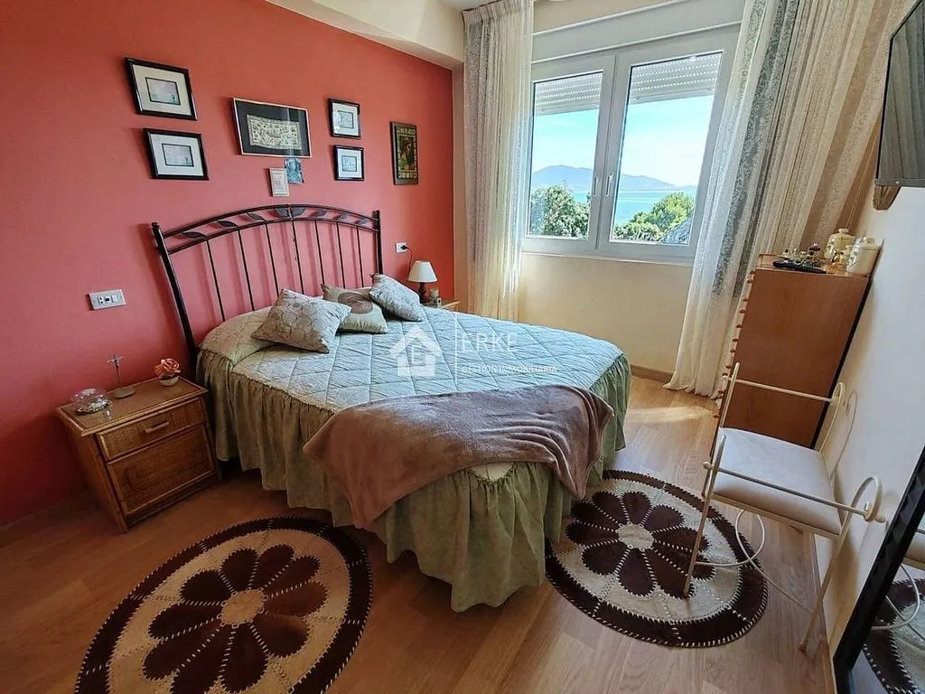Dormitorios - Apartment with Sea and Mountain Views in Carnota