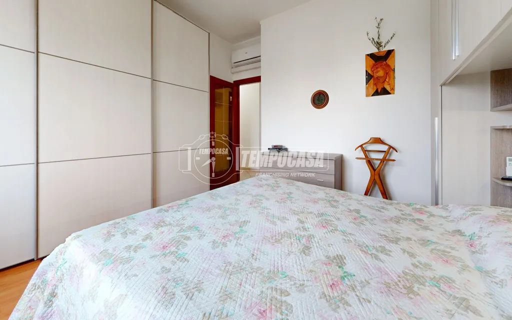 Magamistoad - Modernised Triplex with Balcony in Mantua
