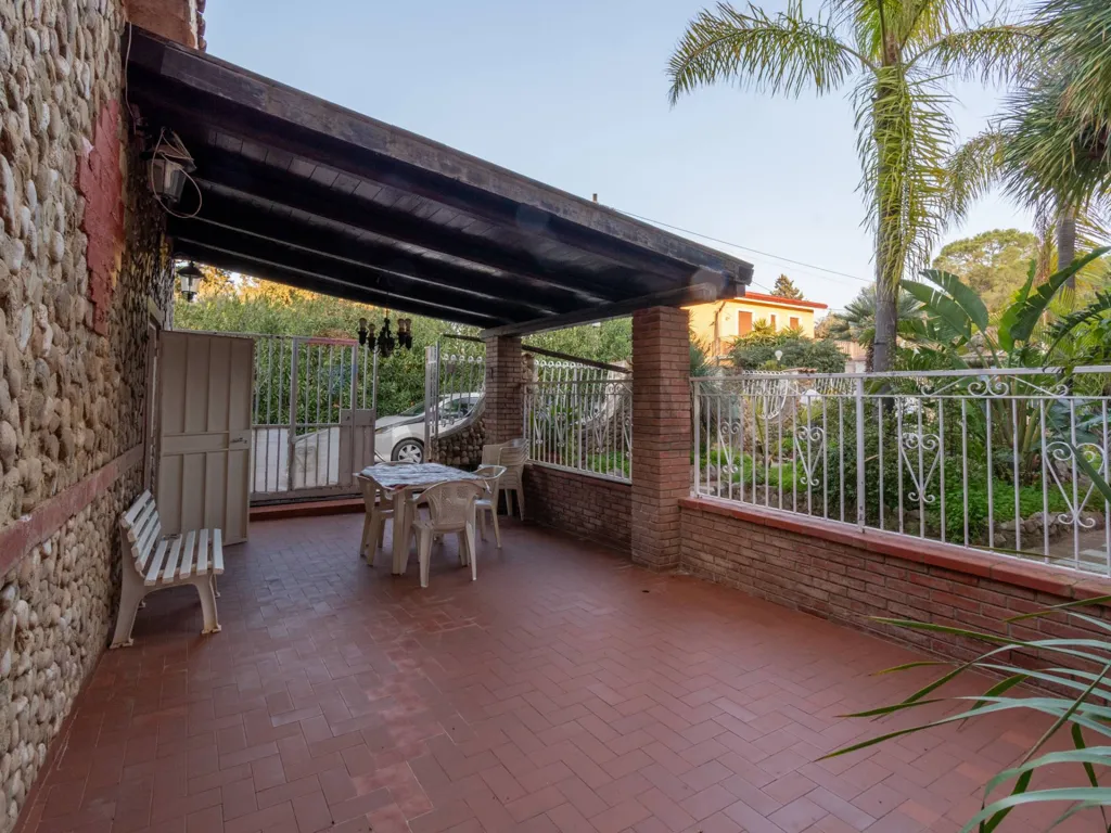 Terrasse - Villa with Garden and Terrace in Carini