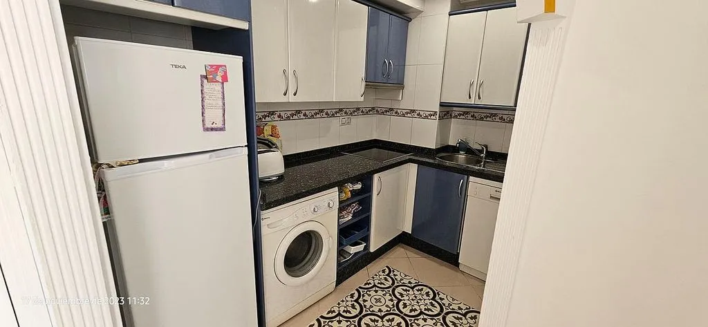 Köök - Apartment with Pool and Terrace in La Carihuela