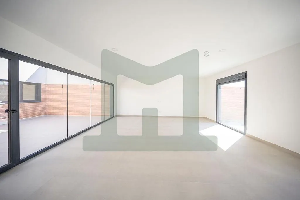 Toad - Modern Detached House with Pool in Griñón
