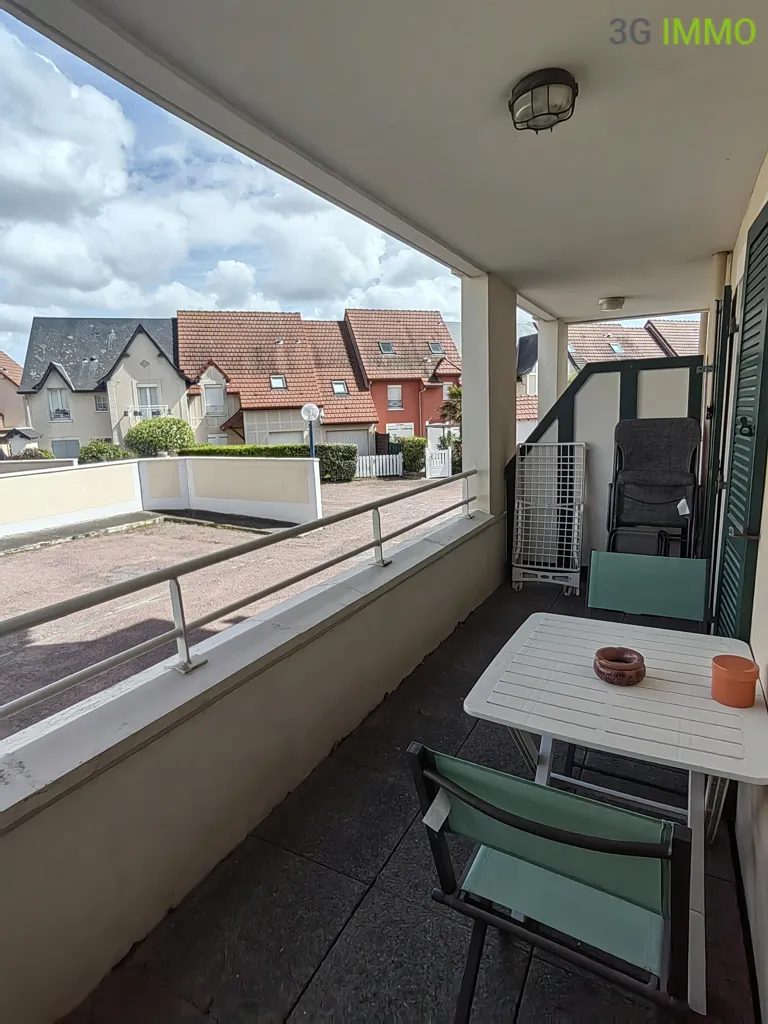 Rõdu - T2 Apartment with Pool in Port Guillaume