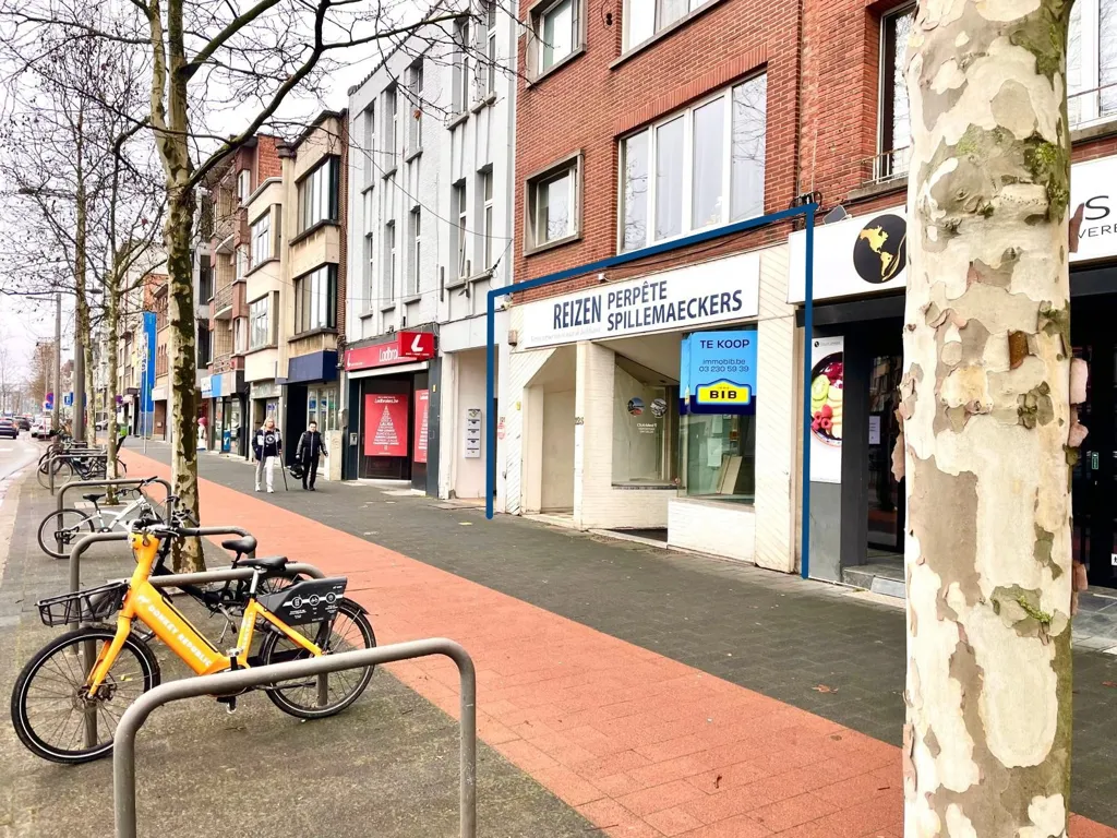 Extérieur - Local Commercial avec Cuisine à Mortsel