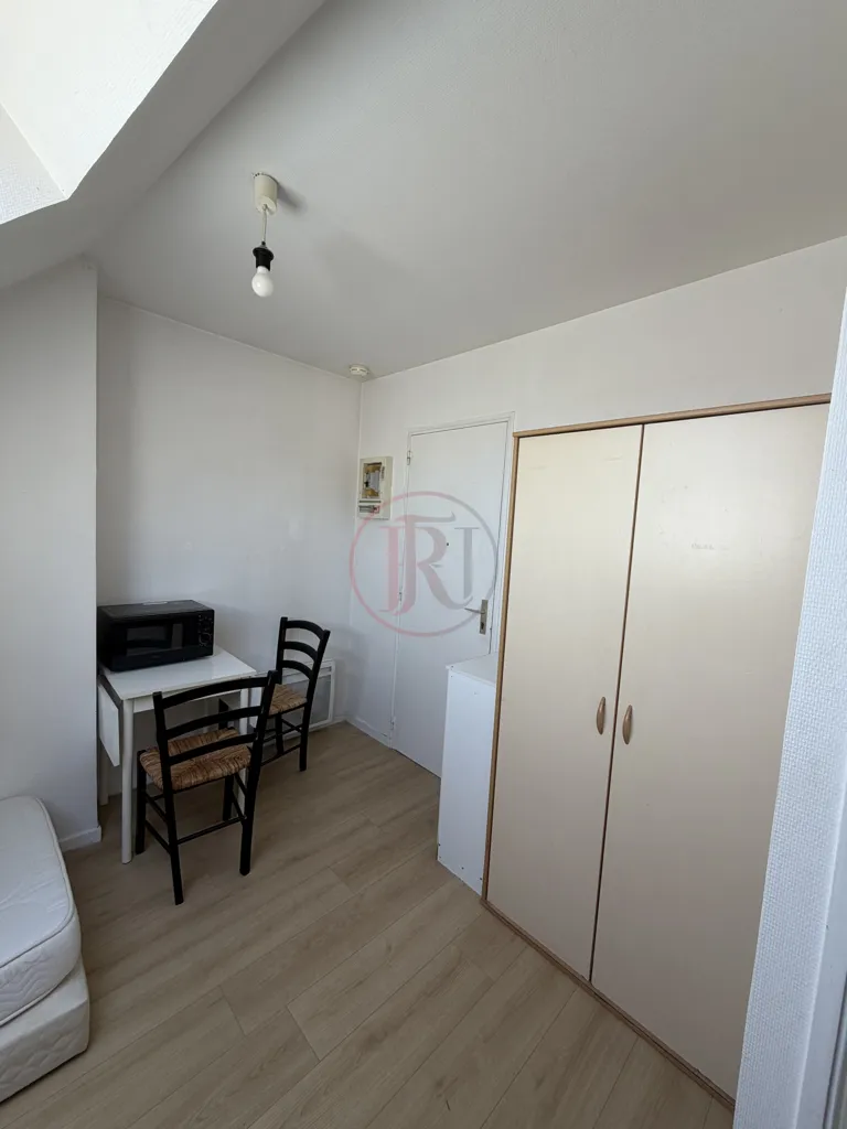 Magamistoad - Student Studio with Private Storage in City Centre