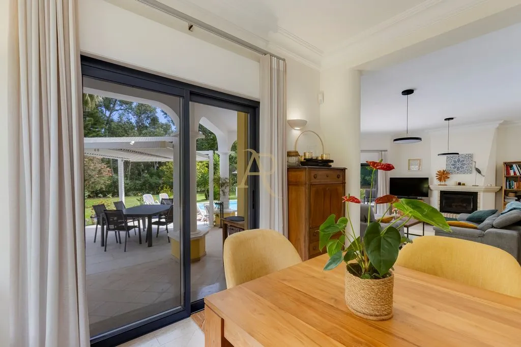 Salle à manger - Luxury Villa with Golf Access in Alvor