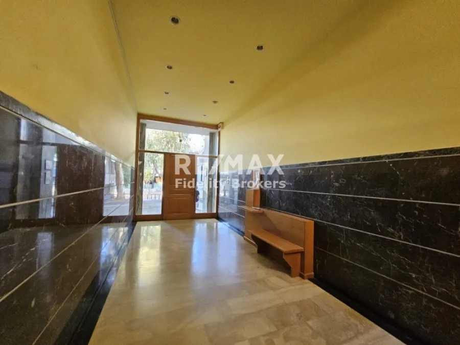 Esik - Apartment with Sea View in Glyfada Centre