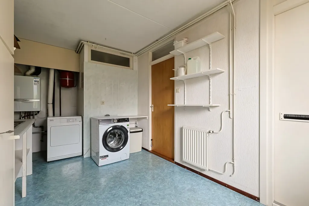 Pesuköök - Playfully Designed Corner Home with Patio in Leiderdorp