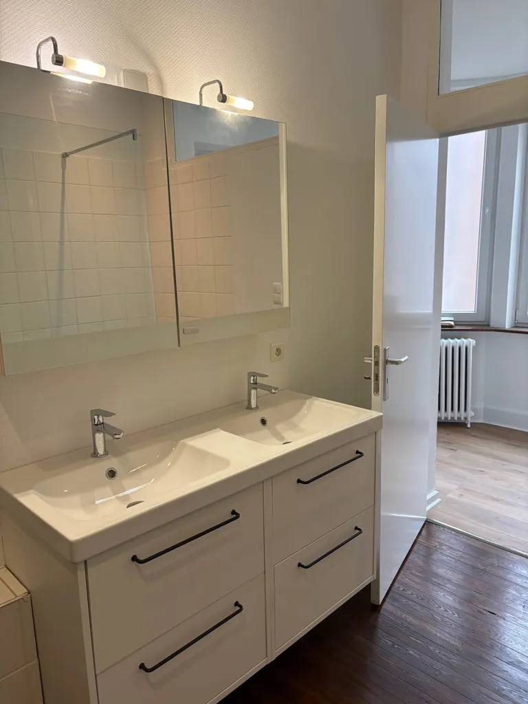 Bathrooms - Renovated 2-Bedroom Apartment in Namur