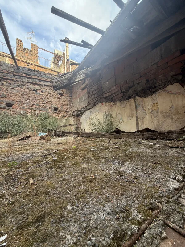 Toad - Rustic Property with Development Potential in Catania