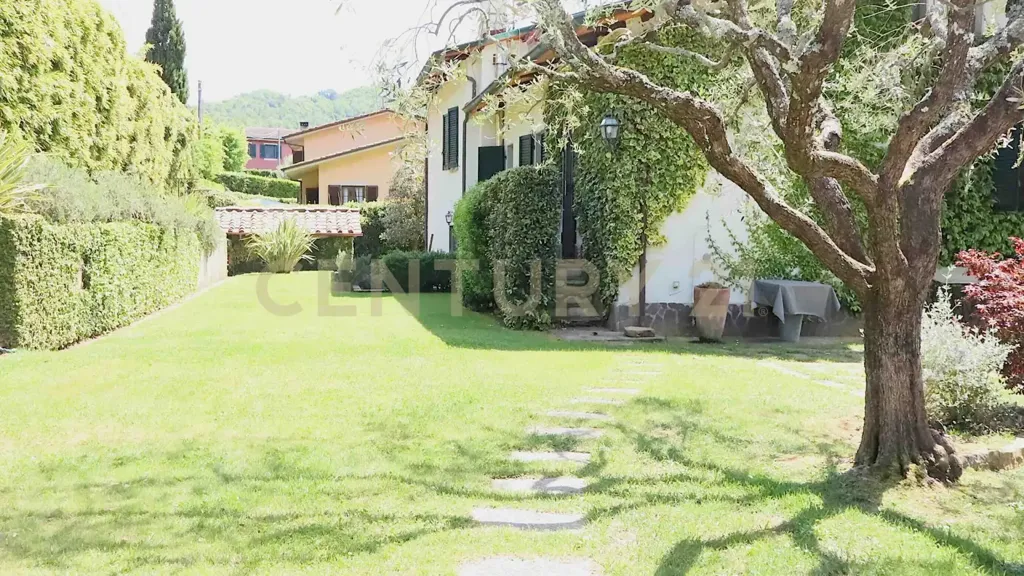 Jardin - Villa with Garden and Terrace in Pescaglia
