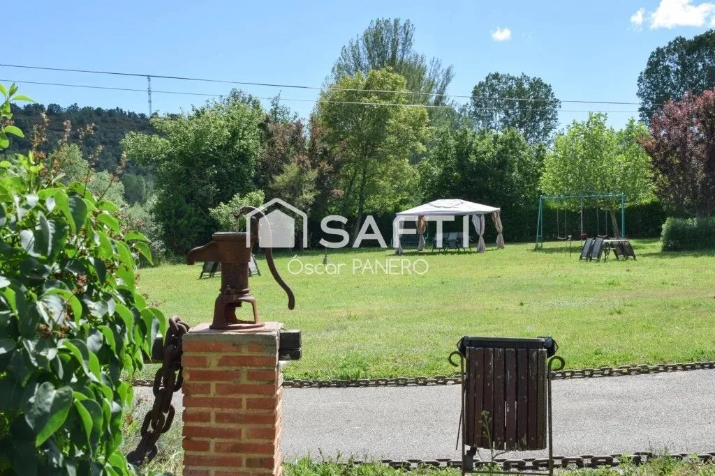 Giardino - Operational Rural Complex in Santa María de Ordás