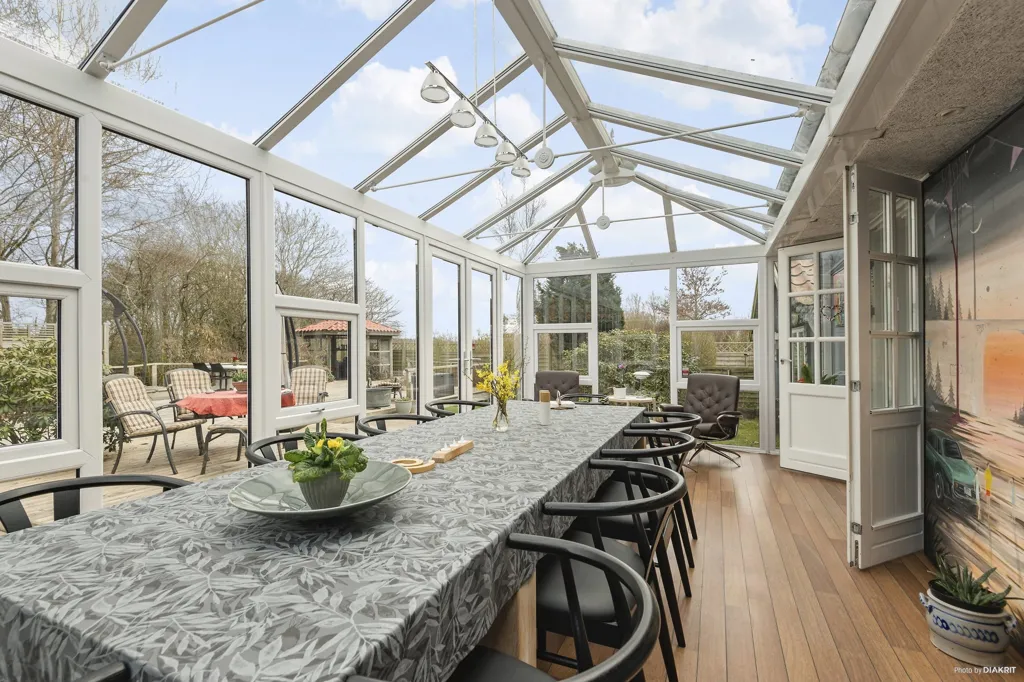 Terrasse - 1920s Villa with Garden in Vejen