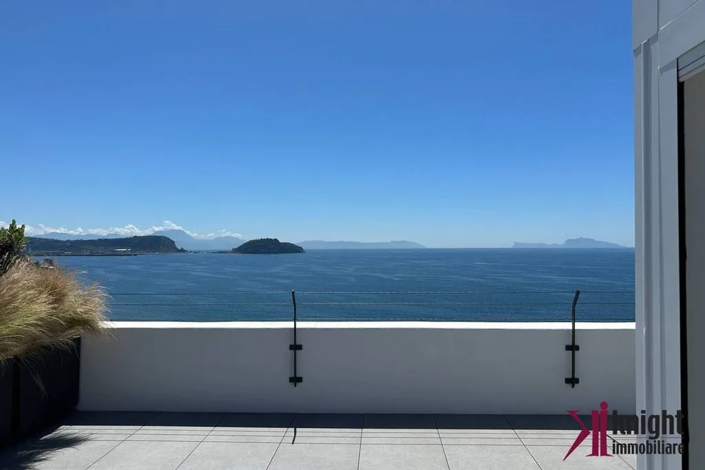 Terrasse - Luxury Apartment with Panoramic View in Pozzuoli