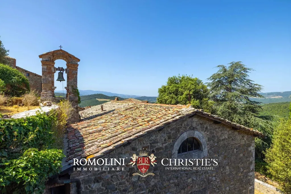 Välivaade - Medieval Castle with Panoramic Views in Val d'Orcia