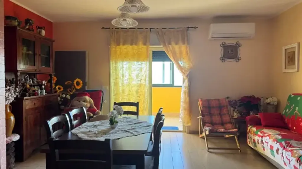 Söögituba - Apartment with Sea View in Messina