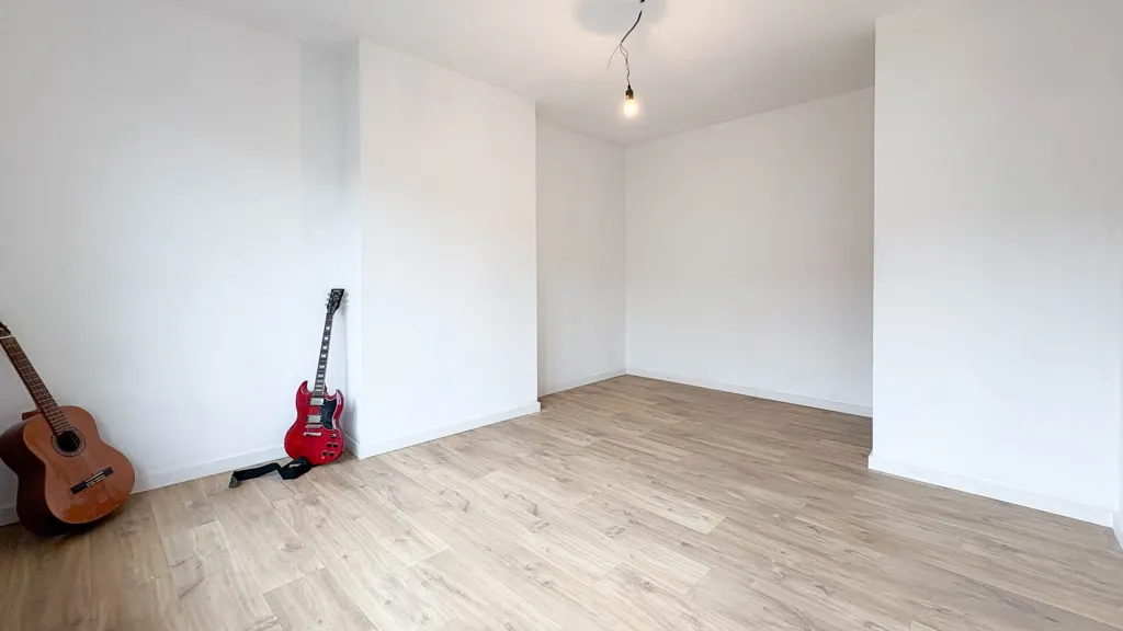 Pièces - Duplex Rénové avec Garage à Liège