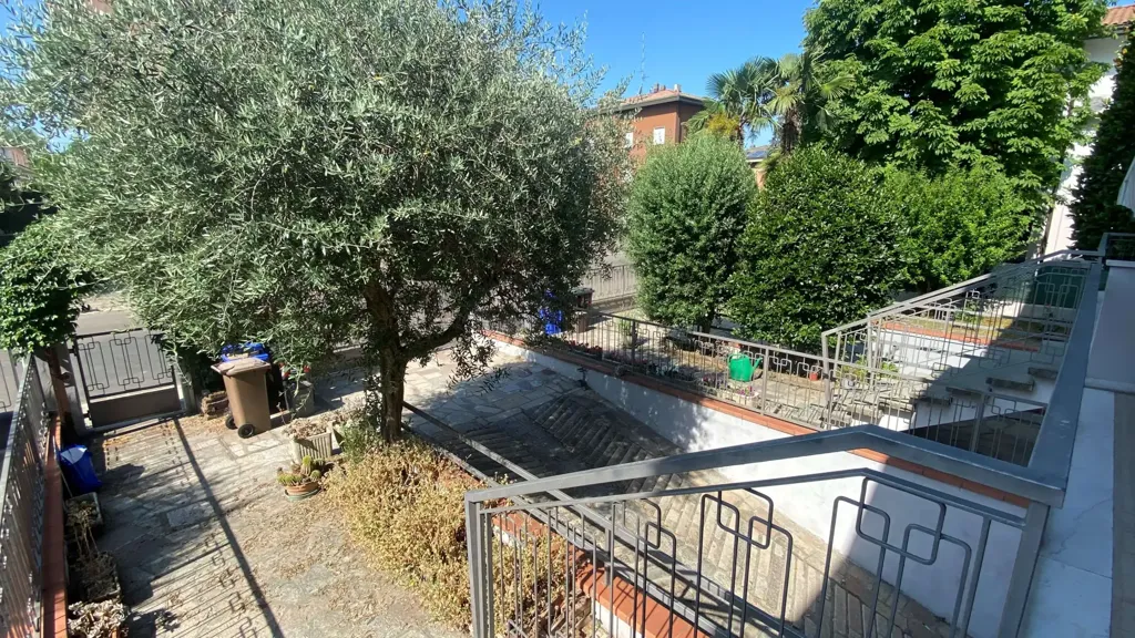 Jardin - Terraced Villa with Garden in Carpi