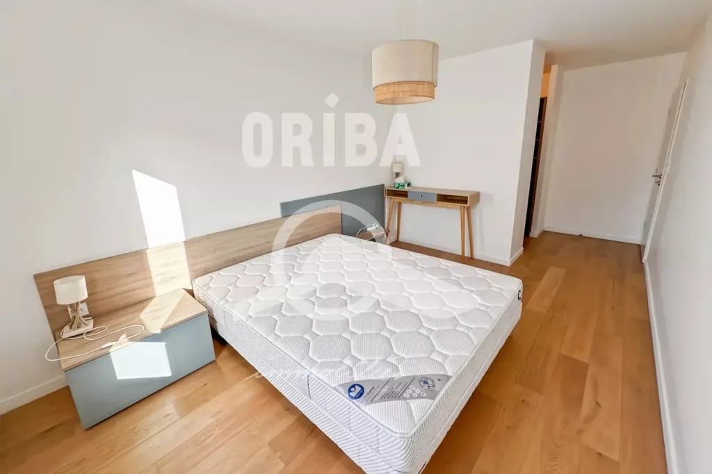 Chambres - Appartement 3 Pièces avec Terrasse à Nantes