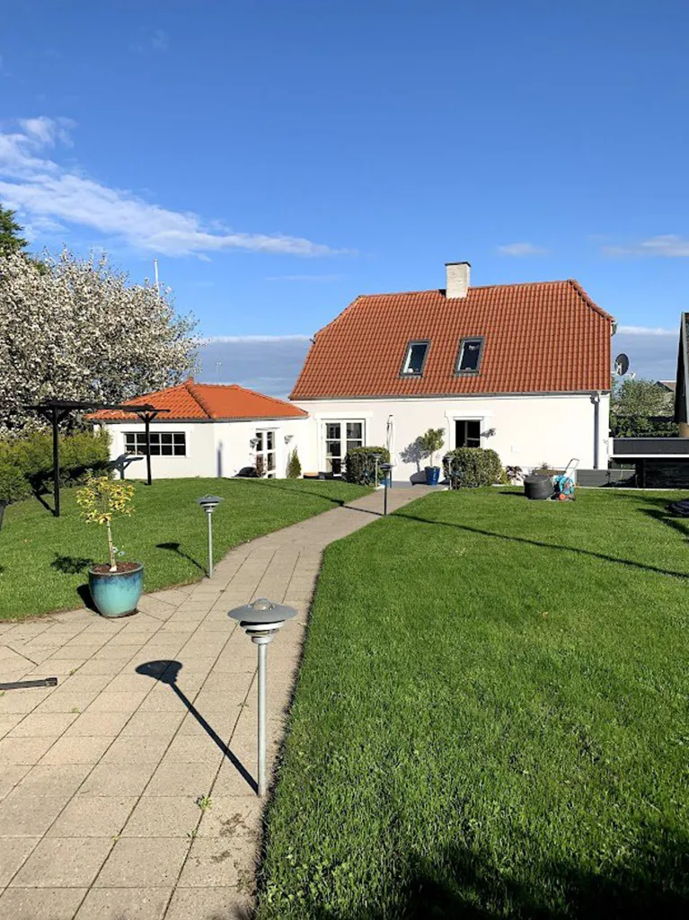 6-toaline maja asukohas Grenaa