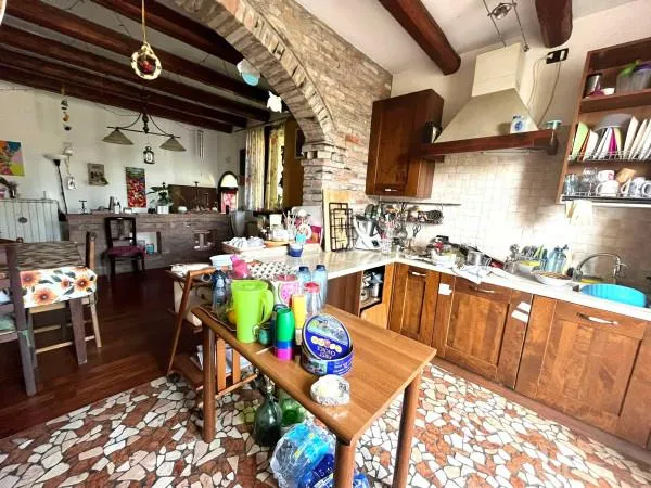 Köök - Villa with Extensive Garden in Porto Viro