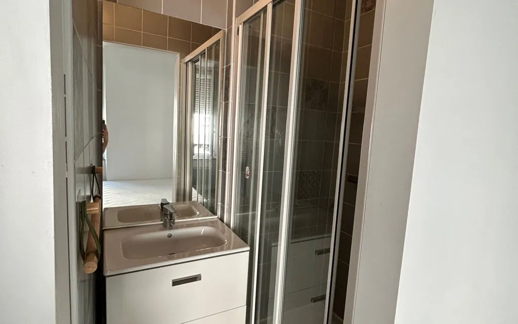 Salles de bain - Appartement Meublé 1 Pièce au Cœur des Ruchoux à Limoges